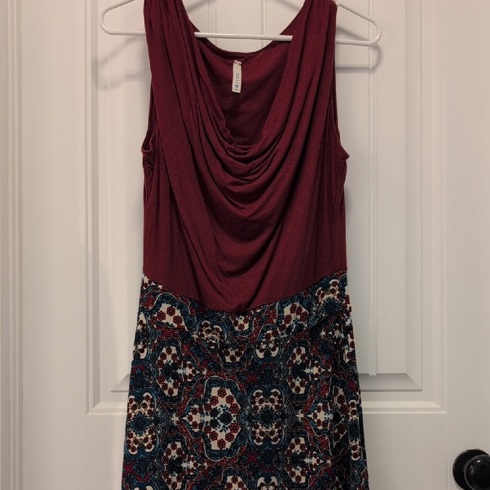 Gilli Burgundy and Multicolor Midi Dress